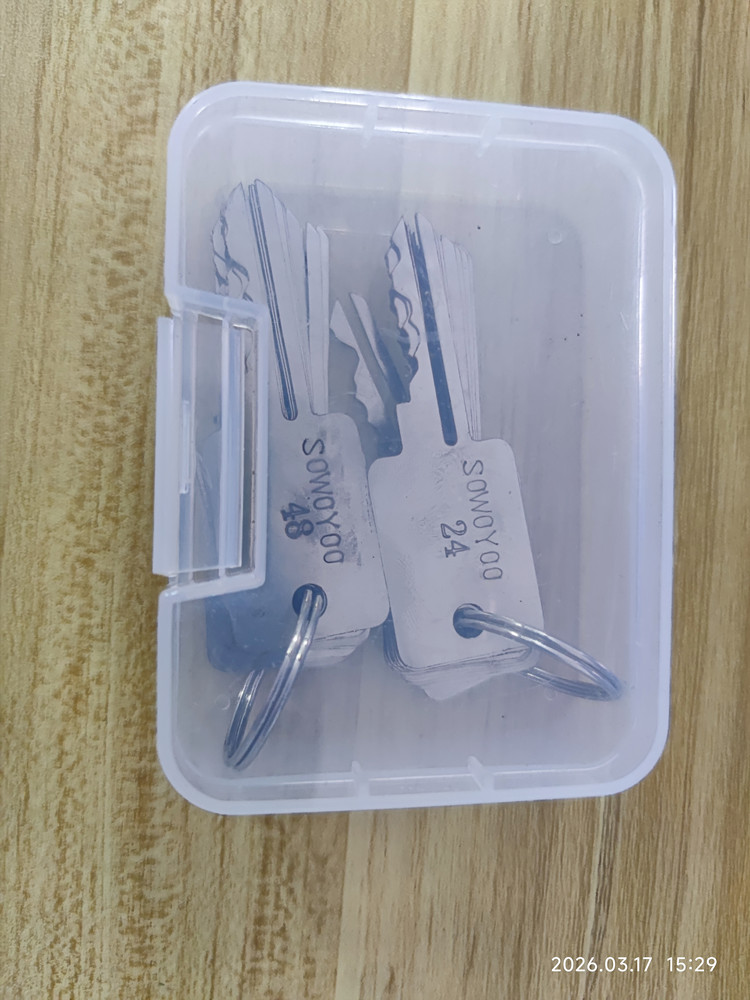 プロの鍵屋用 48 in 1 ユニバーサルマスターキーセット - Heavy Equipment Keys Master Set のレビューと価格